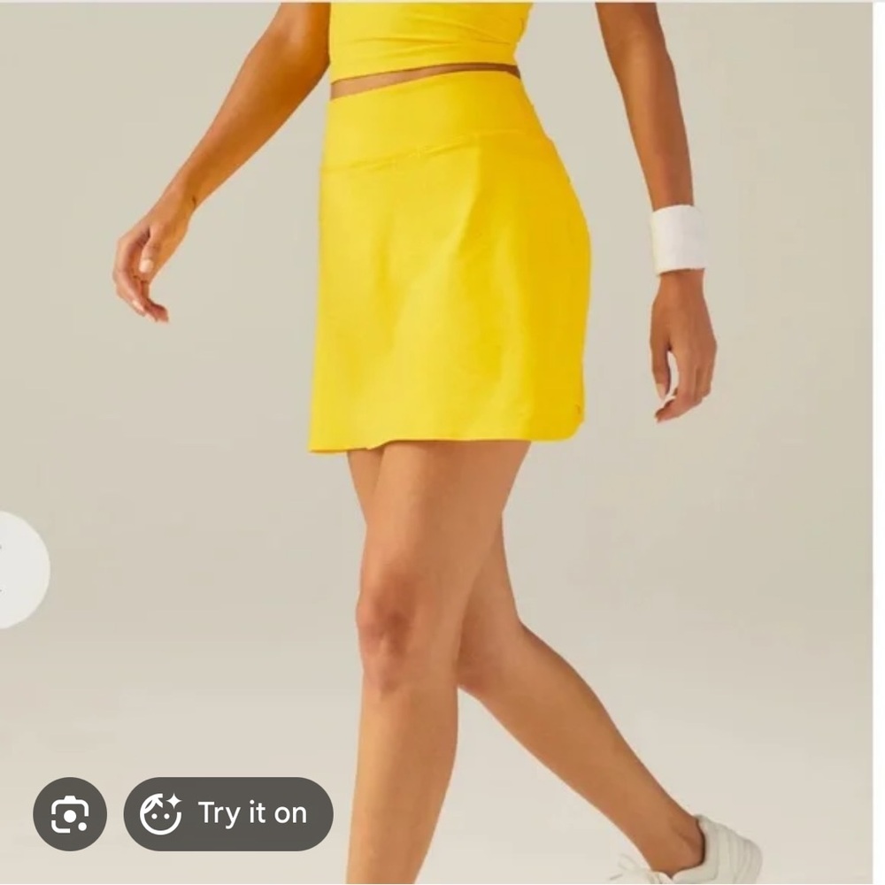 Beyond Yoga Yellow flower Heather tie breaker skirt XS